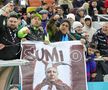 Galeria FCSB l-a îmbrăcat pe Șumudică în bufon! Jigniri și mesaje batjocoritoare: antrenorul s-a plâns la arbitru