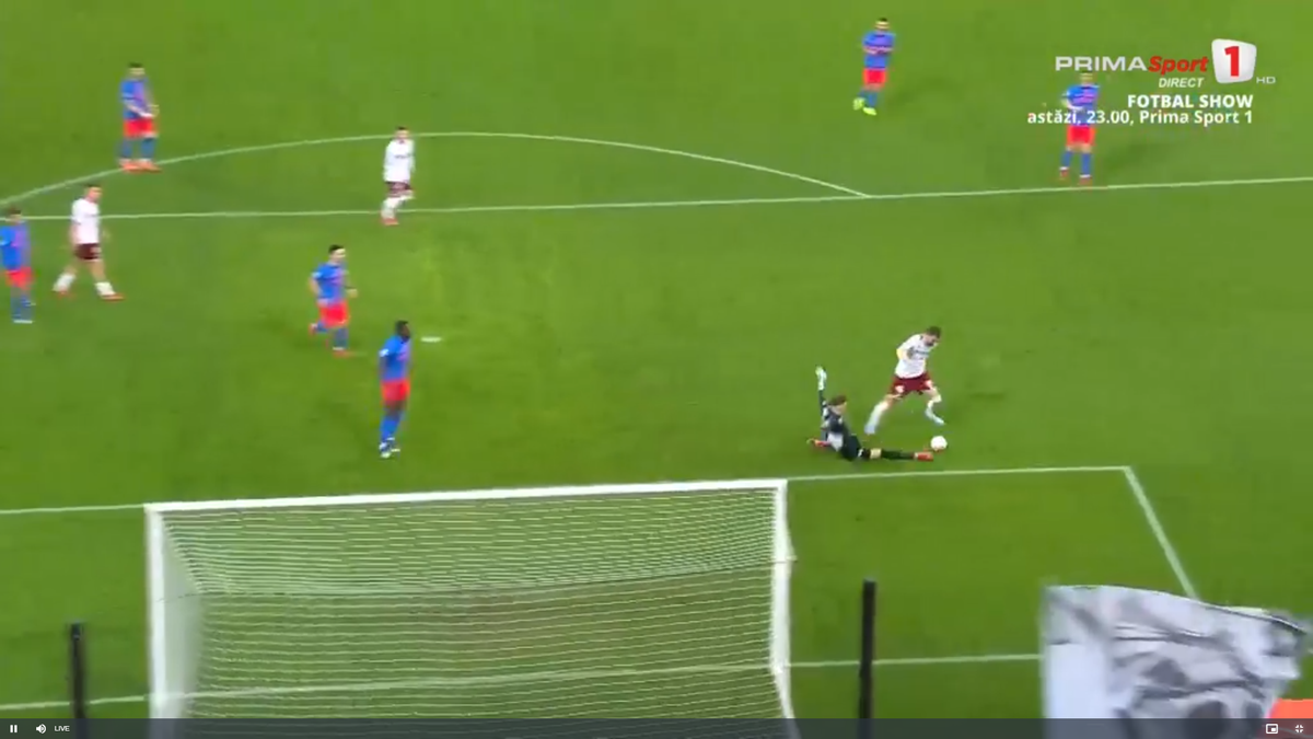 Rapid a cerut penalty în prima repriză a derby-ului cu FCSB