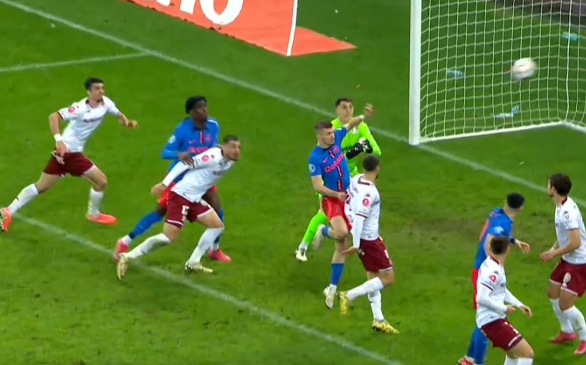 Debut de COȘMAR la Rapid! » Gafă de proporții și gol încasat în derby-ul cu FCSB