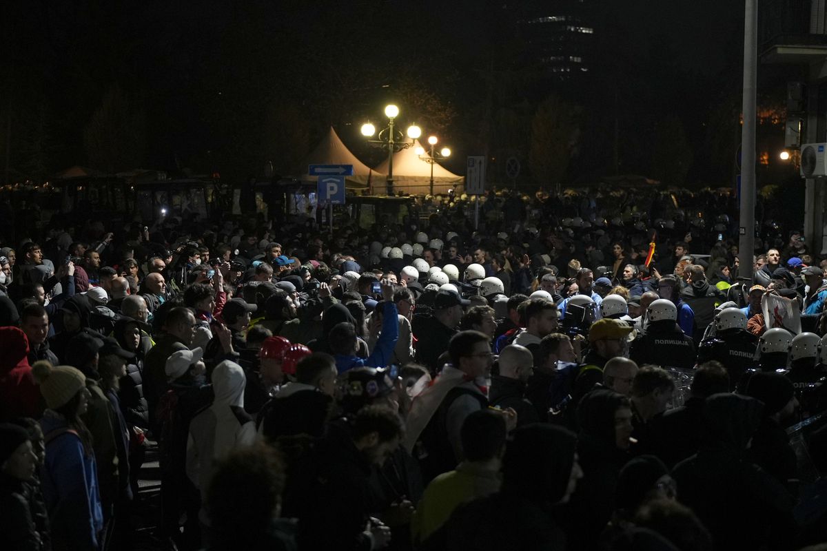 Imagini NEMAIVĂZUTE de la Belgrad: cel mai mare protest din istoria țării » Sute de mii de oameni pe străzi! Djokovic, printre sportivii care au susținut demersul