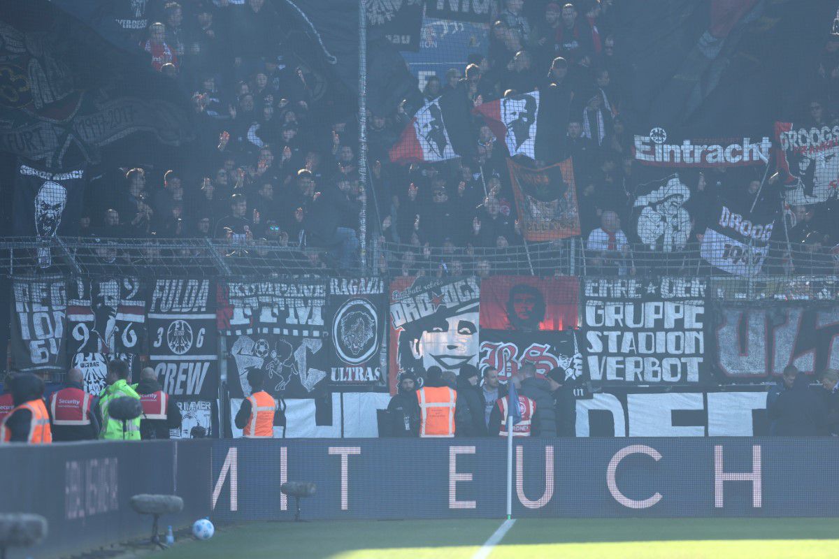 Start întârziat cu 50 de minute în Bochum - Eintracht Frankfurt