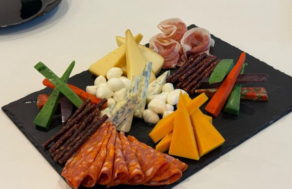 Cum arată loja lui Dan Șucu la FCSB - Rapid » Ce are în meniu patronul giuleștenilor