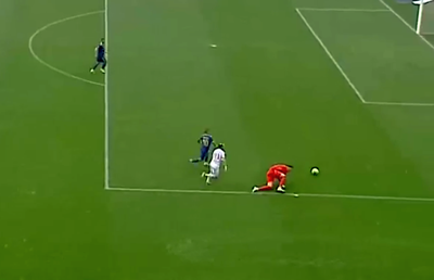 Gol de cascadorii râsului în Superliga! Ploaia de la Sibiu l-a doborât pe portarul Krell