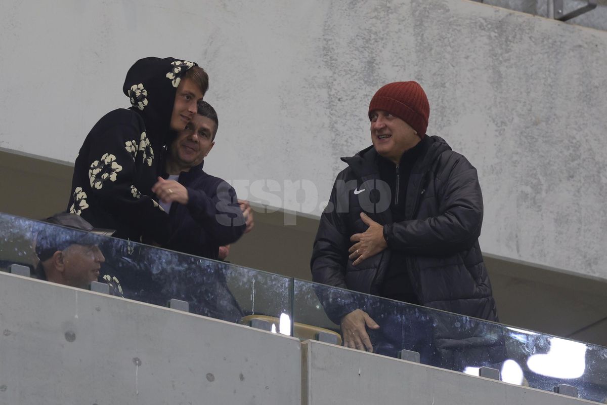 Dan Șucu, surprins la derby alături de jucătorul pe care a luat 500.000 de euro! Mircea Lucescu și Mircea Geoană sunt prezenți pe stadion