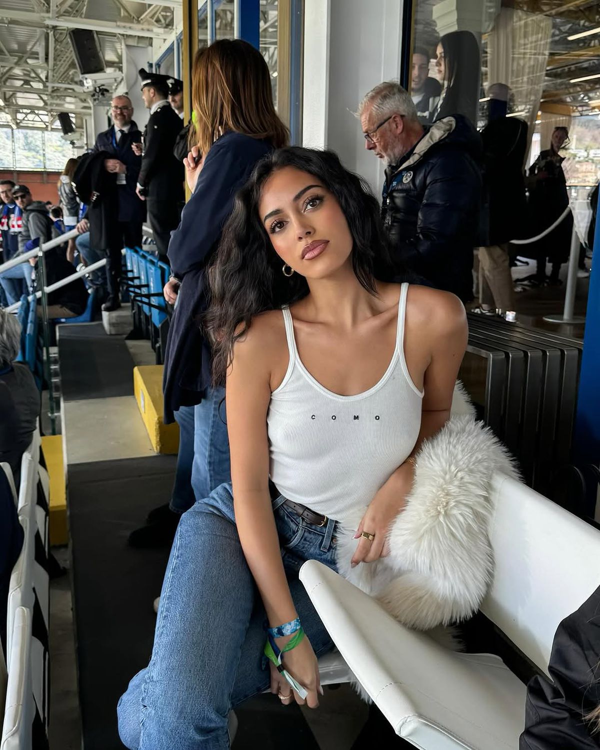 Ea îl consolează după debutul de coșmar din Serie A! » Lui Dele Alli îi merge bine doar în afara terenului