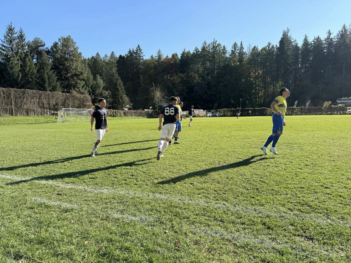 Stadionul din Râșnov, poziționat într-un loc pitoresc