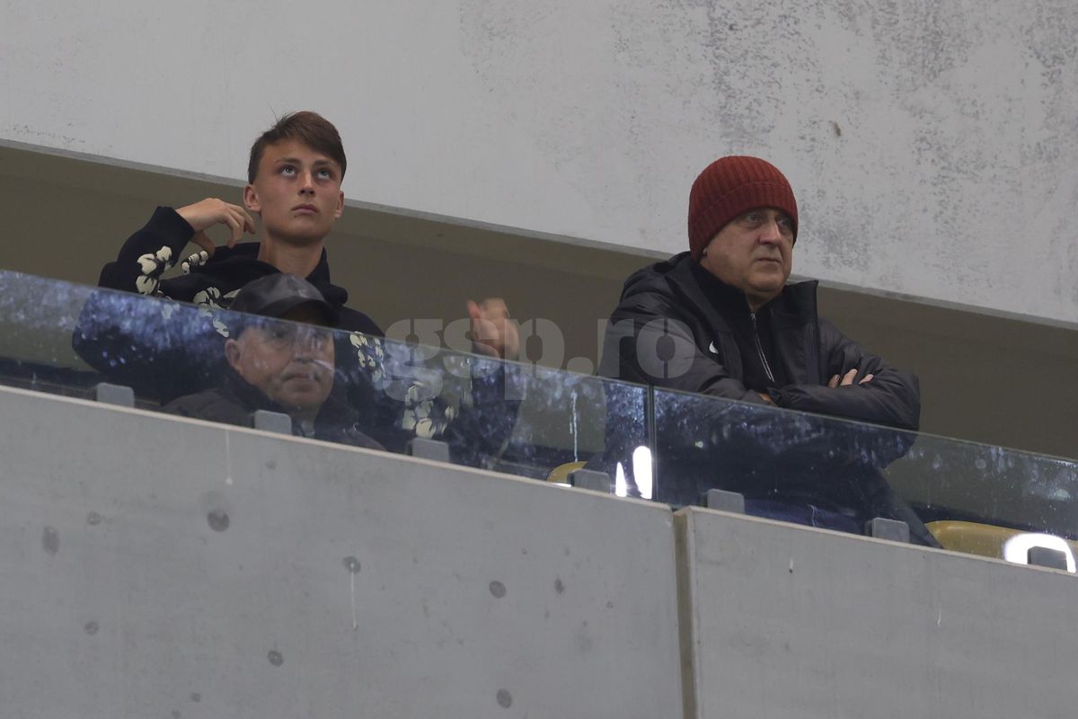 Dan Șucu, surprins la derby alături de jucătorul pe care a luat 500.000 de euro! Mircea Lucescu și Mircea Geoană sunt prezenți pe stadion