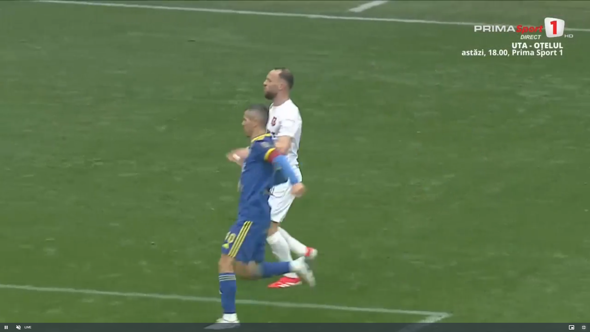 Gol de cascadorii râsului în Superliga! Ploaia de la Sibiu l-a doborât pe portarul Krell