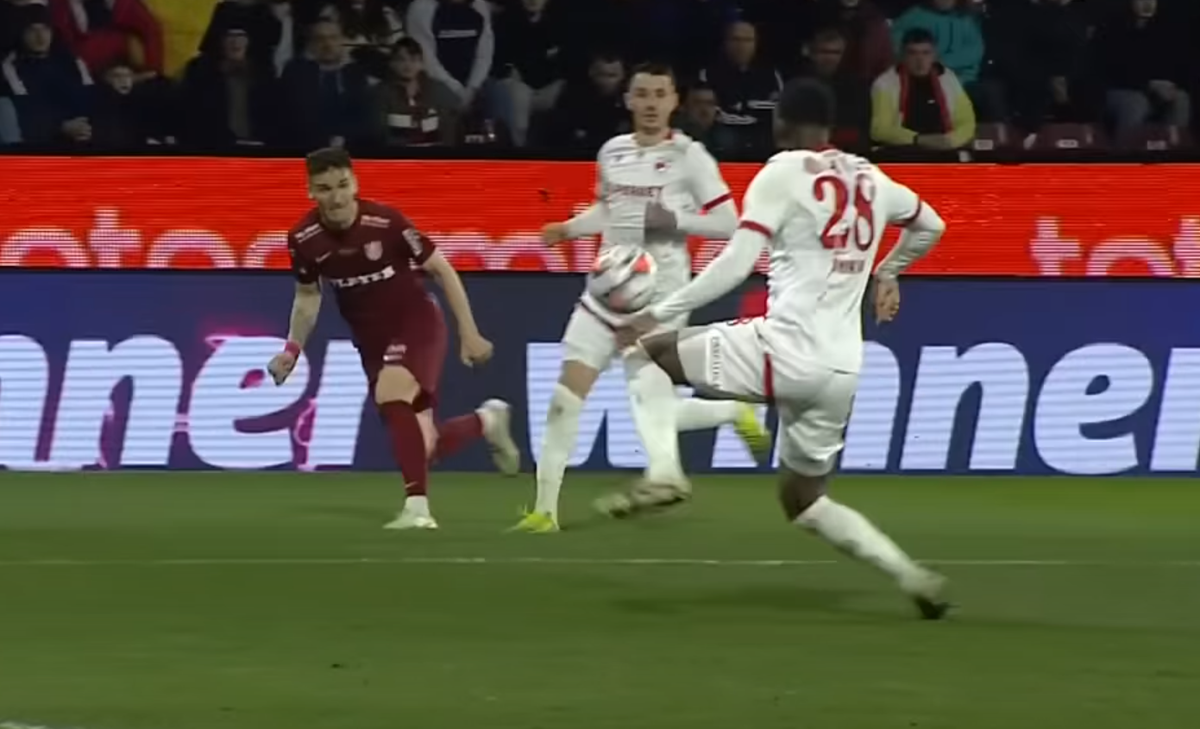 „Hențul lui Homawoo e intenționat, fără discuții” » Conspirație lansată în direct, după CFR Cluj - Dinamo