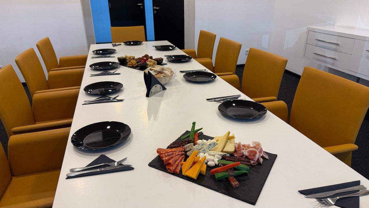 Cum arată loja lui Dan Șucu la FCSB - Rapid » Ce are în meniu patronul giuleștenilor