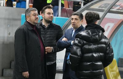 Apariție după un an pe stadioanele din România! Observatorul LPF săltat de poliție a venit la FCSB - Rapid