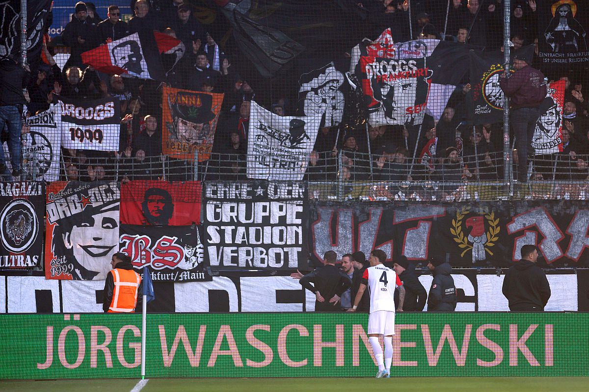 Start întârziat cu 50 de minute în Bundesliga! Motivul este incredibil