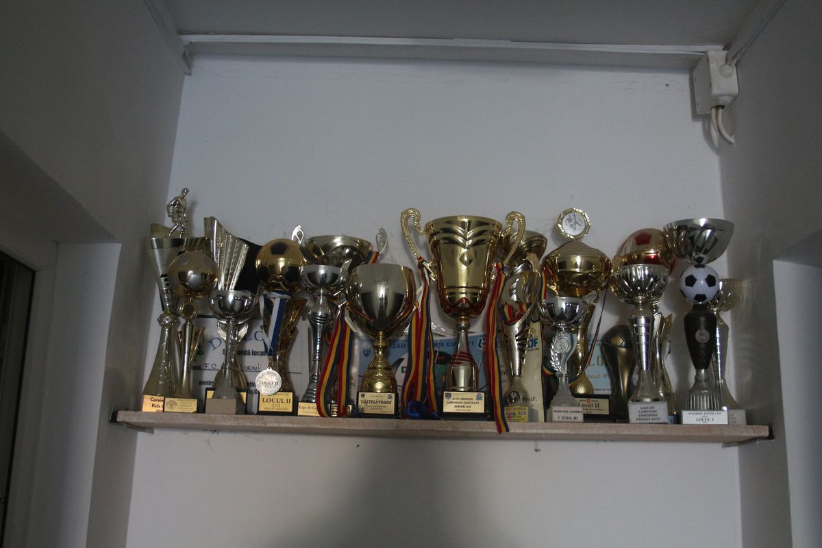 Cum arată acum stadionul pe care Borcea i-a stins țigara pe frunte lui MM Stoica » De la Dinamo, Hamburg și Olanda la Real Cosâmbești și Bărăganul Ciulnița