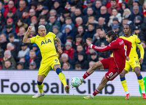 Liverpool huiduită, Szoboslai dă alarma: „Dacă nu ne trezim, vom ajunge în...”
