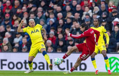 Liverpool huiduită, Szoboslai dă alarma: „Dacă nu ne trezim, vom ajunge în...”