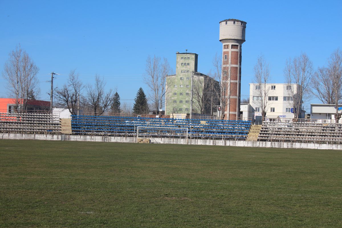 Cum arată acum stadionul pe care Borcea i-a stins țigara pe frunte lui MM Stoica » De la Dinamo, Hamburg și Olanda la Real Cosâmbești și Bărăganul Ciulnița