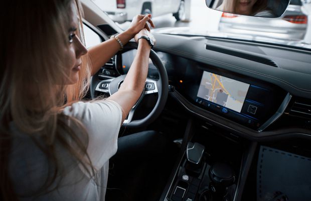 Siguranța la volan nu e un sport de contact: Cum să îți protejezi mașina în parcările aglomerate