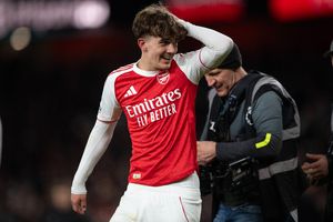 Noul puști-minune de la Arsenal, comparat cu Leo Messi: „Nu am văzut pe nimeni să facă așa ceva”