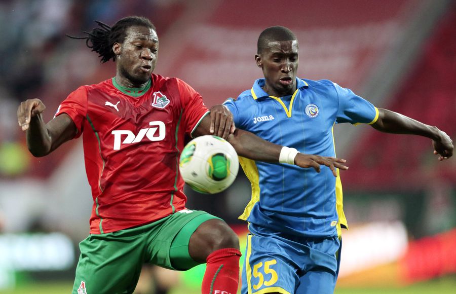 Siyanda Xulu (dreapta) a jucat în Rusia, la Rostov, în perioada 2012-2015. Foto: imago Uluitor: căpitanul Africii de Sud a venit să dea probe de joc în liga secundă din România ca să prindă Mondialul! + „Ngezana a fost ca și «copilul» meu”