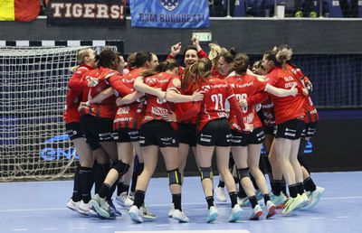 Gloria Bistrița e cu o mână pe TITLUL din „Liga Florilor” » Victorie istorică la București: Renata Arruda, prestație cum vezi o dată în viață!