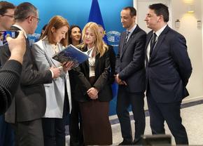 Nadia Comăneci, onorată la Bruxelles în anul care marchează performanța istorică de la Montreal » Marea gimnastă, cadou inedit pentru președinta Parlamentului European