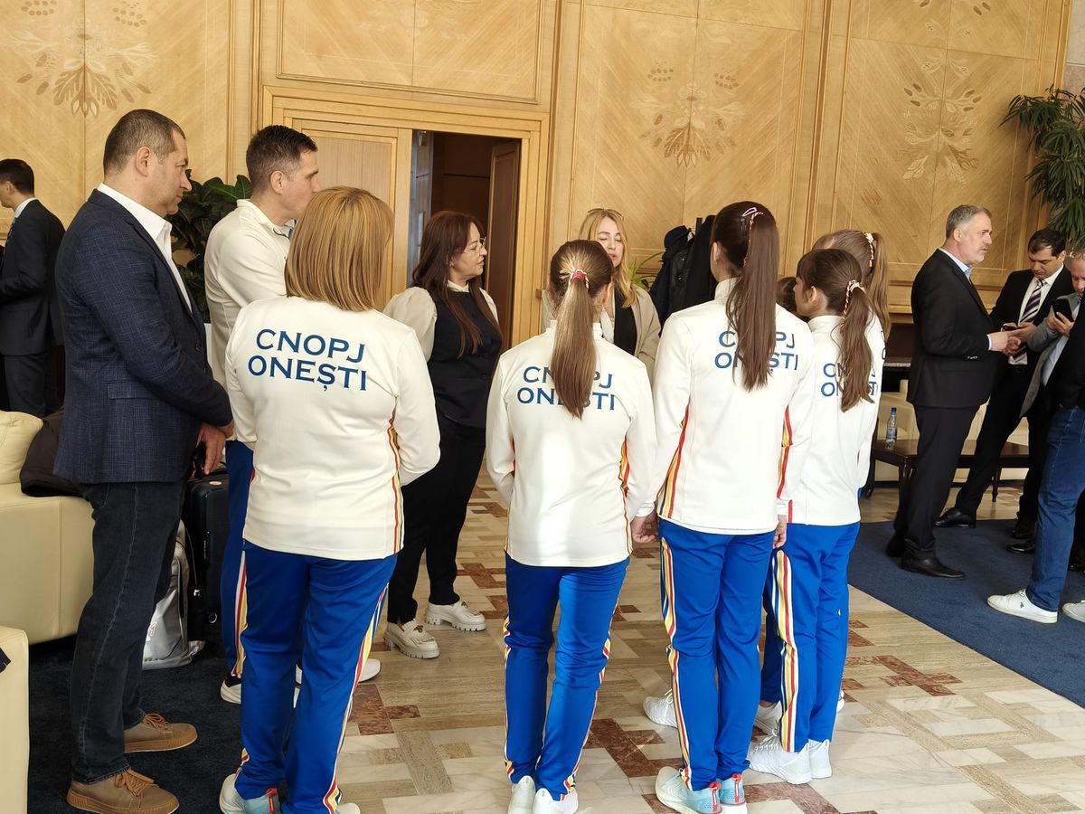 Nadia Comăneci, onorată la Bruxelles în anul care marchează performanța istorică de la Montreal » Marea gimnastă, cadou inedit pentru președinta Parlamentului European