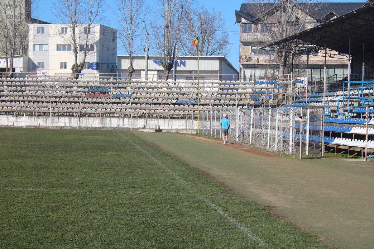 Cum arată acum stadionul pe care Borcea i-a stins țigara pe frunte lui MM Stoica » De la Dinamo, Hamburg și Olanda la Real Cosâmbești și Bărăganul Ciulnița