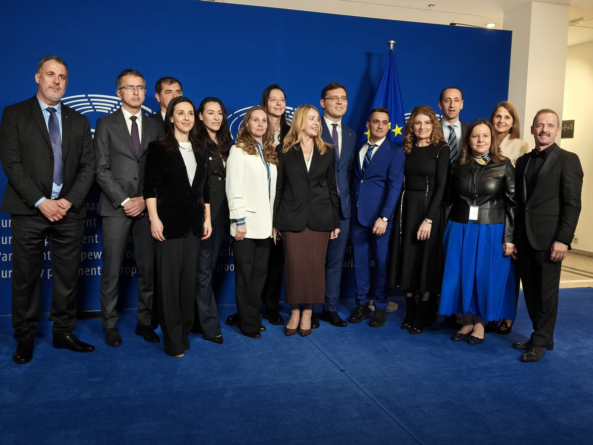 Nadia Comăneci, onorată la Bruxelles în anul care marchează performanța istorică de la Montreal » Marea gimnastă, cadou inedit pentru președinta Parlamentului European