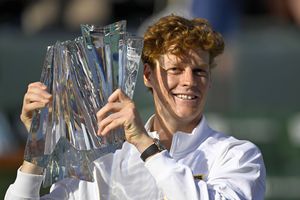 Jannik Sinner este campion la Indian Wells » Două tiebreak-uri l-au pus lângă Djokovic și Federer
