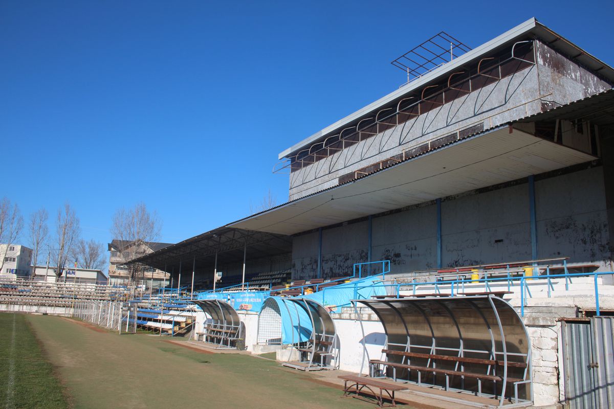 Cum arată acum stadionul pe care Borcea i-a stins țigara pe frunte lui MM Stoica » De la Dinamo, Hamburg și Olanda la Real Cosâmbești și Bărăganul Ciulnița