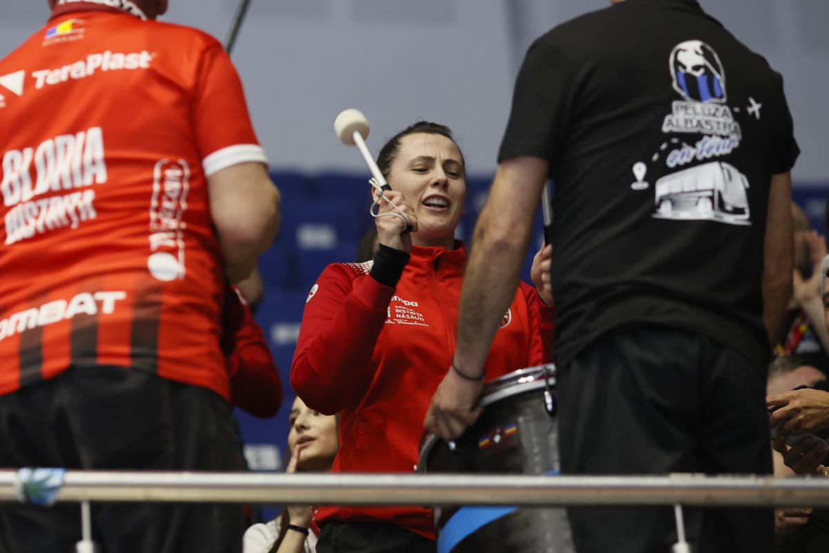 Gloria Bistrița, sărbătoare în peluză la finalul meciului cu CSM București