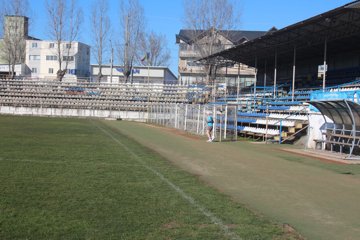 Cum arată acum stadionul pe care Borcea i-a stins țigara pe frunte lui MM Stoica » De la Dinamo, Hamburg și Olanda la Real Cosâmbești și Bărăganul Ciulnița