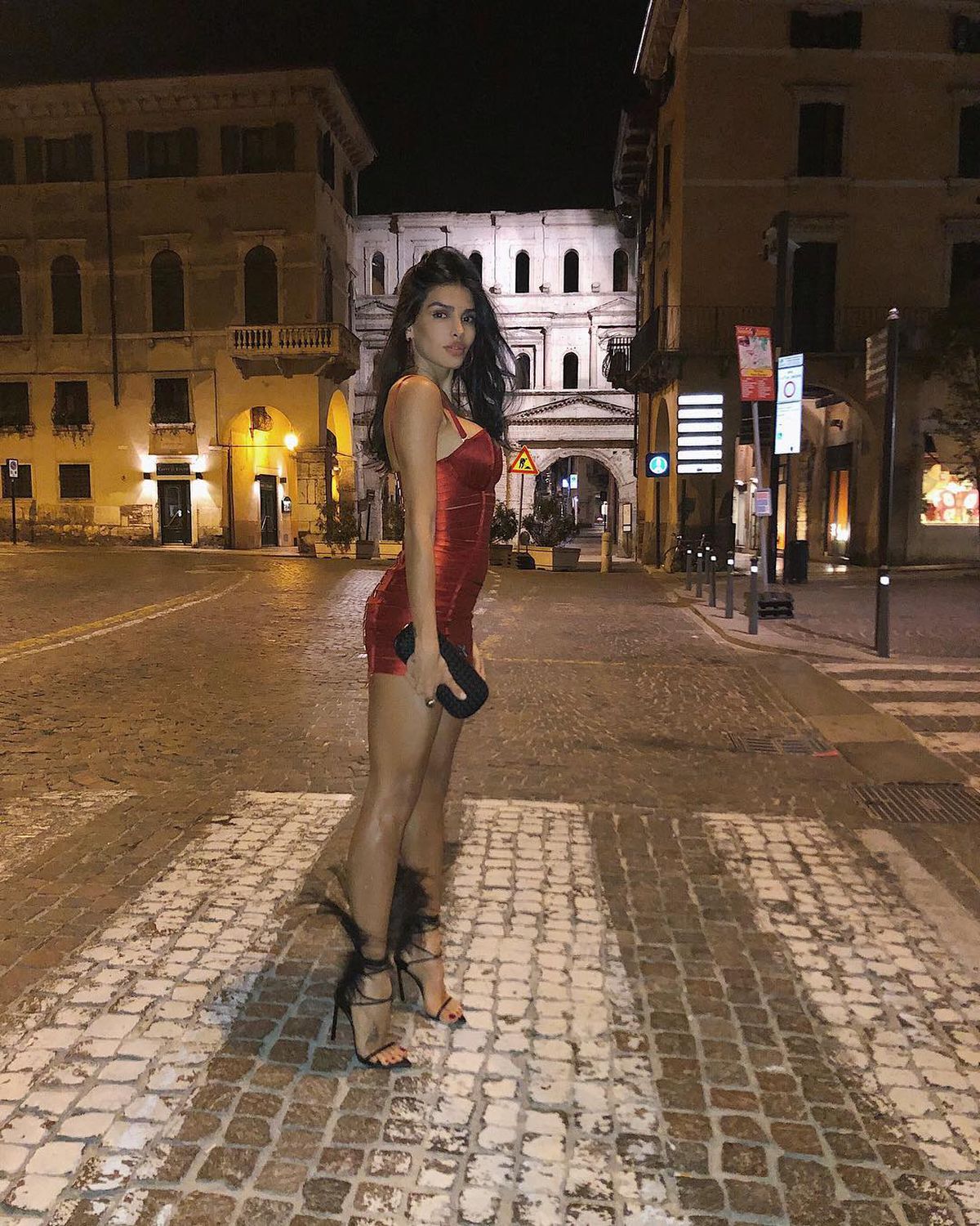 GALERIE FOTO Jovana nu se plictisește în izolare! Cum își petrece „vecina” din Serbia timpul