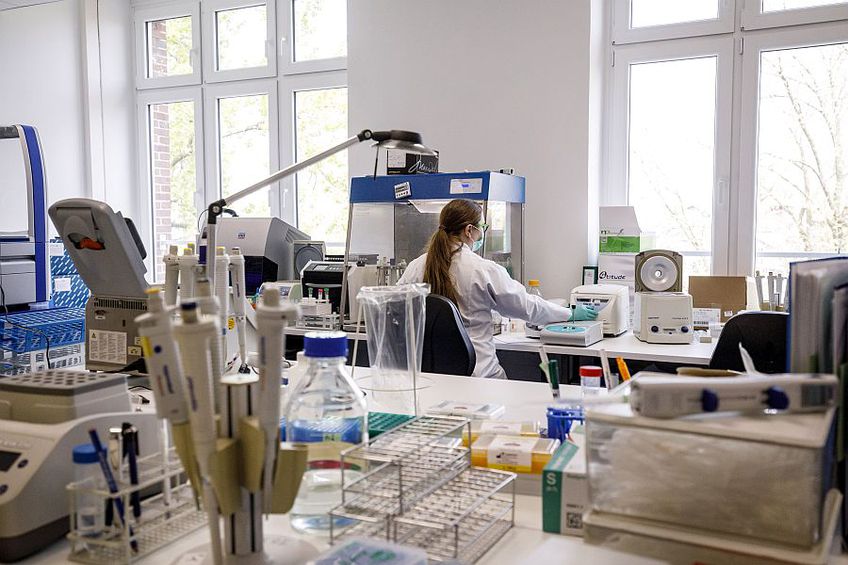 În laboratoarele din toată lumea se fac teste pentru un vaccin pentru coronavirus // FOTO: Guliver/GettyImages