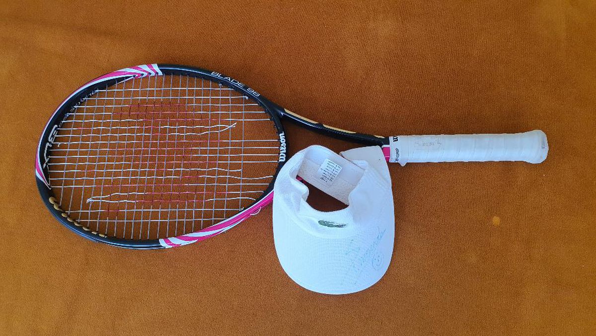 Gest superb al Liceului cu Program Sportiv „Nicolae Rotaru”: donează mai multe obiecte de preț primite de la Simona Halep, Mihai Popescu și Adrian Apostol, în sprijinul copiilor cu autism