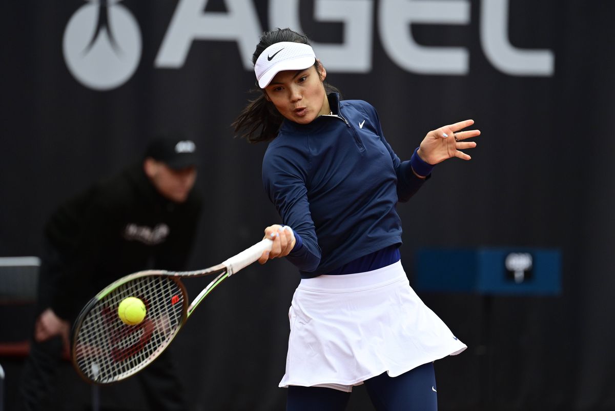 Emma Răducanu, eșec dureros în Billie Jean King Cup: „E dificil când nu poți să alergi. Sper să mă fac bine”