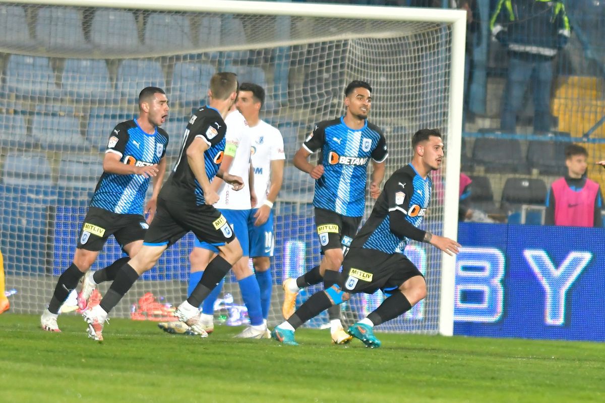Farul CSU Craiova 03. Iau năucit întro repriză! Farul CSU Craiova 03. Iau năucit întro repriză!