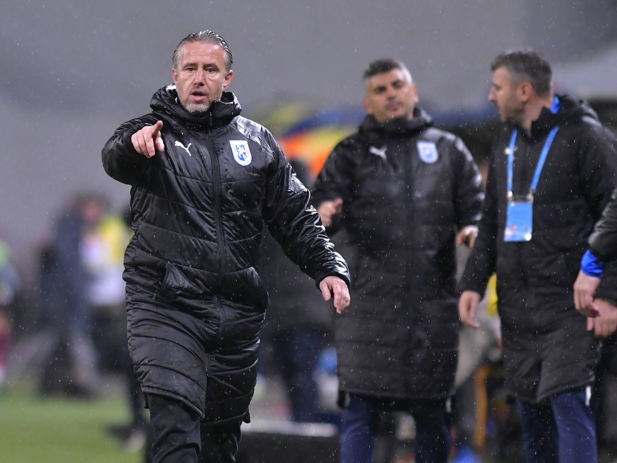 Moment rar! Reghecampf, scuze pentru „centralul” Popa: „O fază de amatori din partea mea. O să mă pedepsesc singur” + Aplaudat în direct