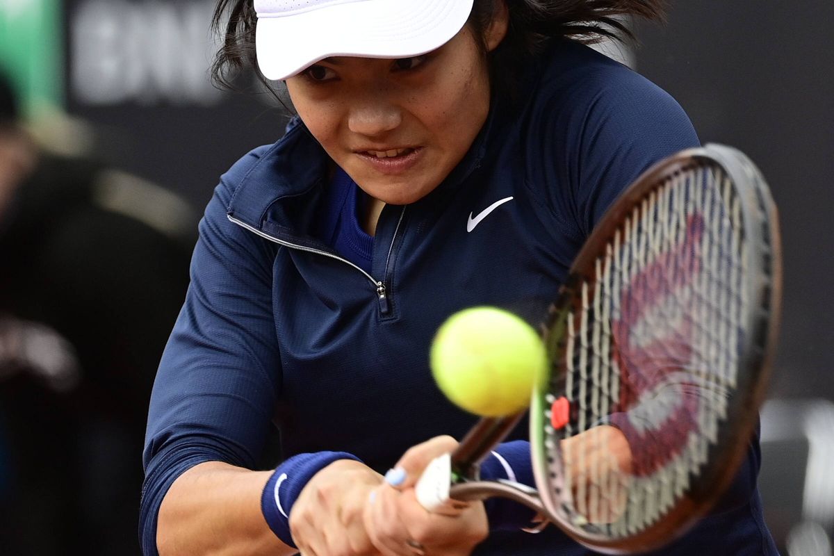 Emma Răducanu, eșec dureros în Billie Jean King Cup: „E dificil când nu poți să alergi. Sper să mă fac bine”