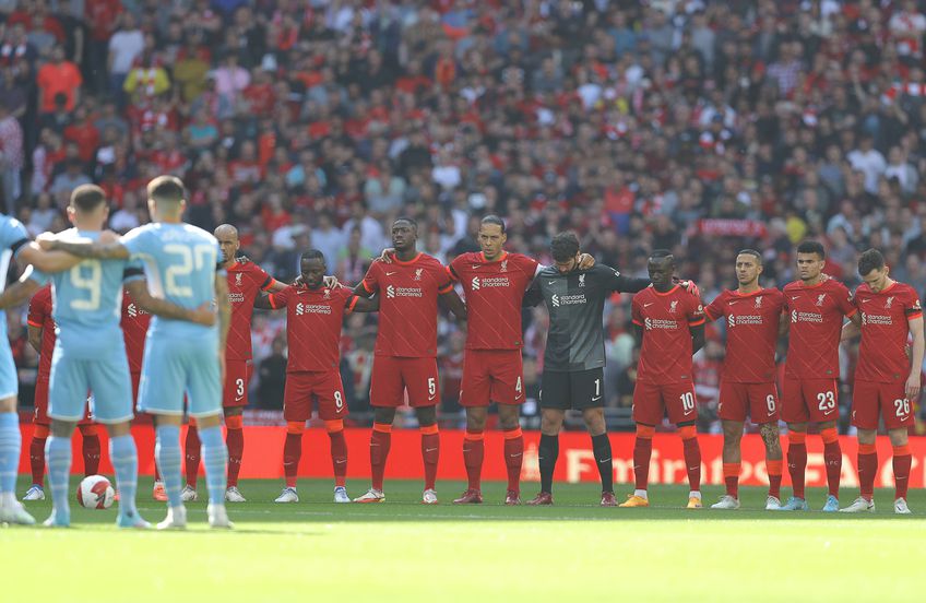 Mai mulți fani ai lui Manchester City au cântat și au întors spatele momentului de reculegere ținut astăzi, la semifinala de Cupă cu Liverpool, în memoria victimelor de pe Hillsborough.