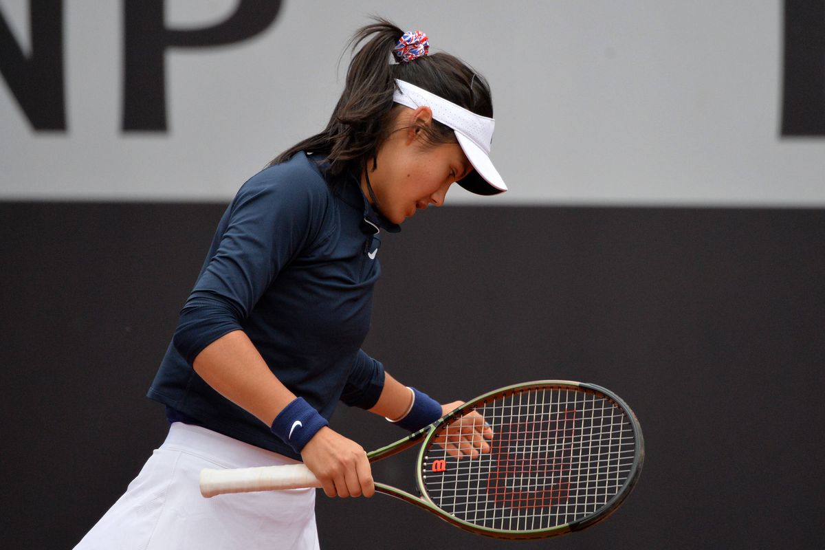 Emma Răducanu, eșec dureros în Billie Jean King Cup: „E dificil când nu poți să alergi. Sper să mă fac bine”