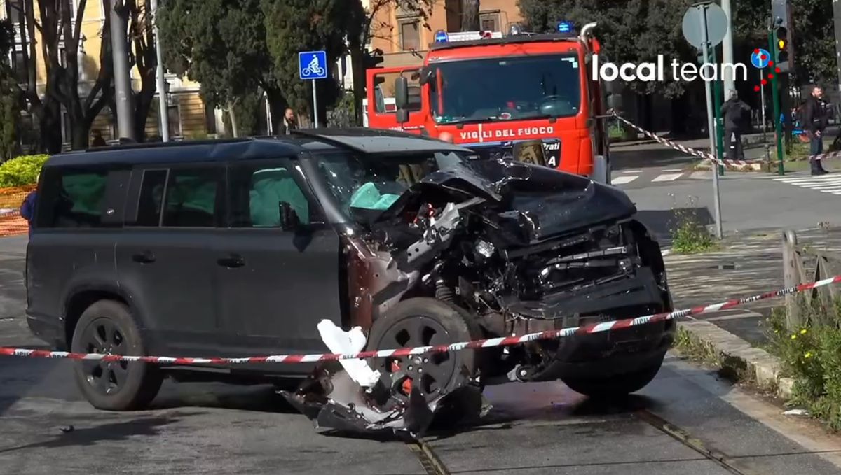 Ciro Immobile a fost implicat într-un accident violent în Roma! Mașina, complet distrusă după ce a fost lovită de un tramvai