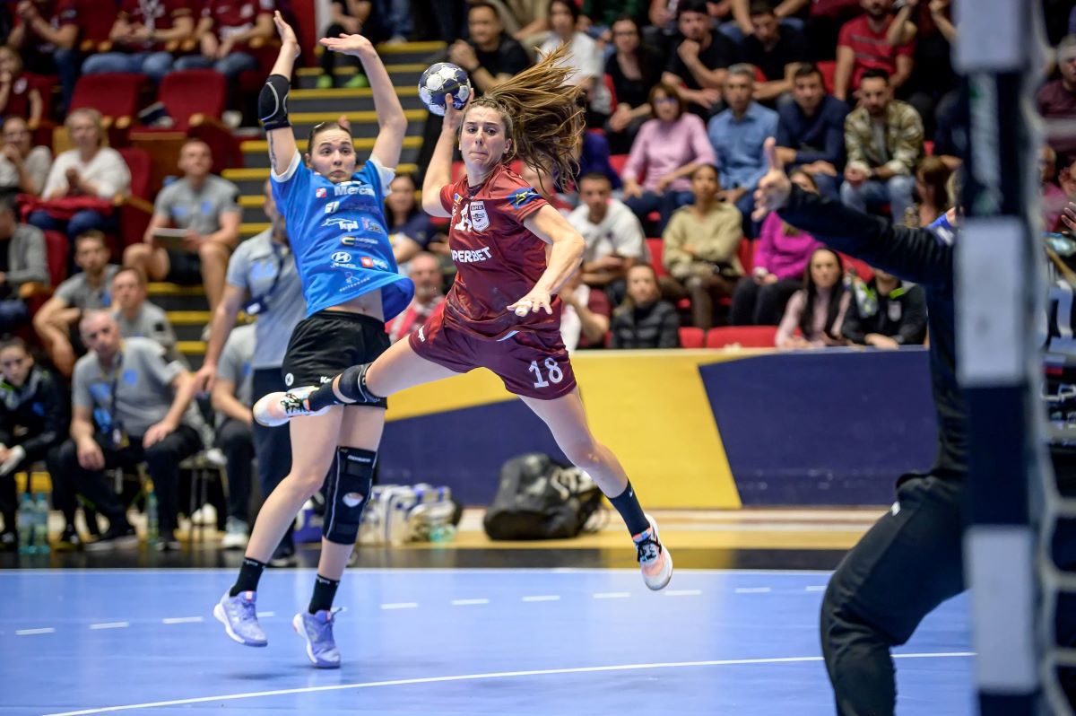 Jennifer Gutierrez, extrema de la CSM București: „Cristina Neagu este lider înnăscut, iar noi știm: Ultima minge, dați-i-o ei!" + Cum s-a adaptat în România și ce pasiune surprinzătoare are în afara handbalului