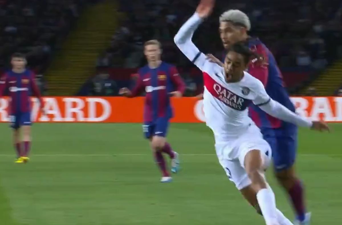 Faza la care Istvan Kovacs a scos cartonașul roșu în Barcelona - PSG