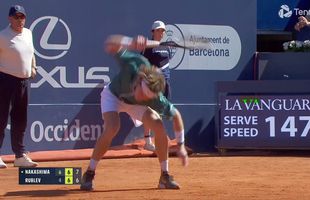 Criză de nervi în duelul ruso-american! A distrus racheta, după ce-a fost eliminat în turul al doilea al turneului ATP de la Barcelona