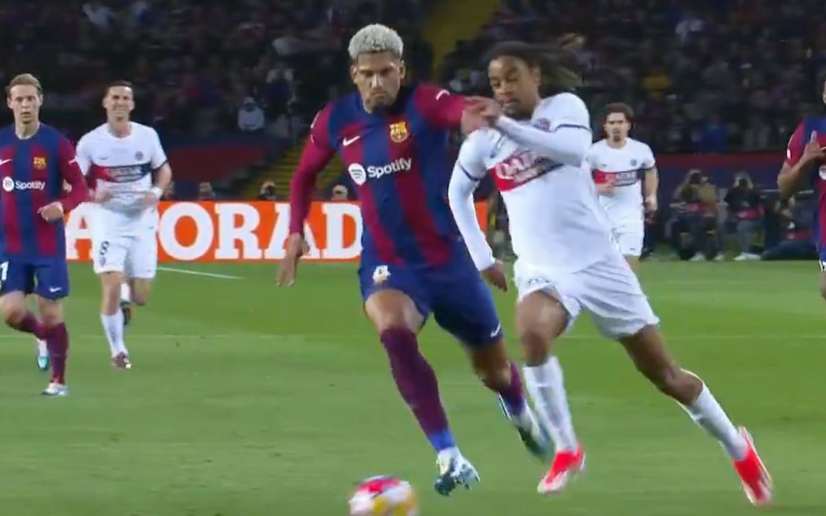 Faza la care Istvan Kovacs a scos cartonașul roșu în Barcelona - PSG