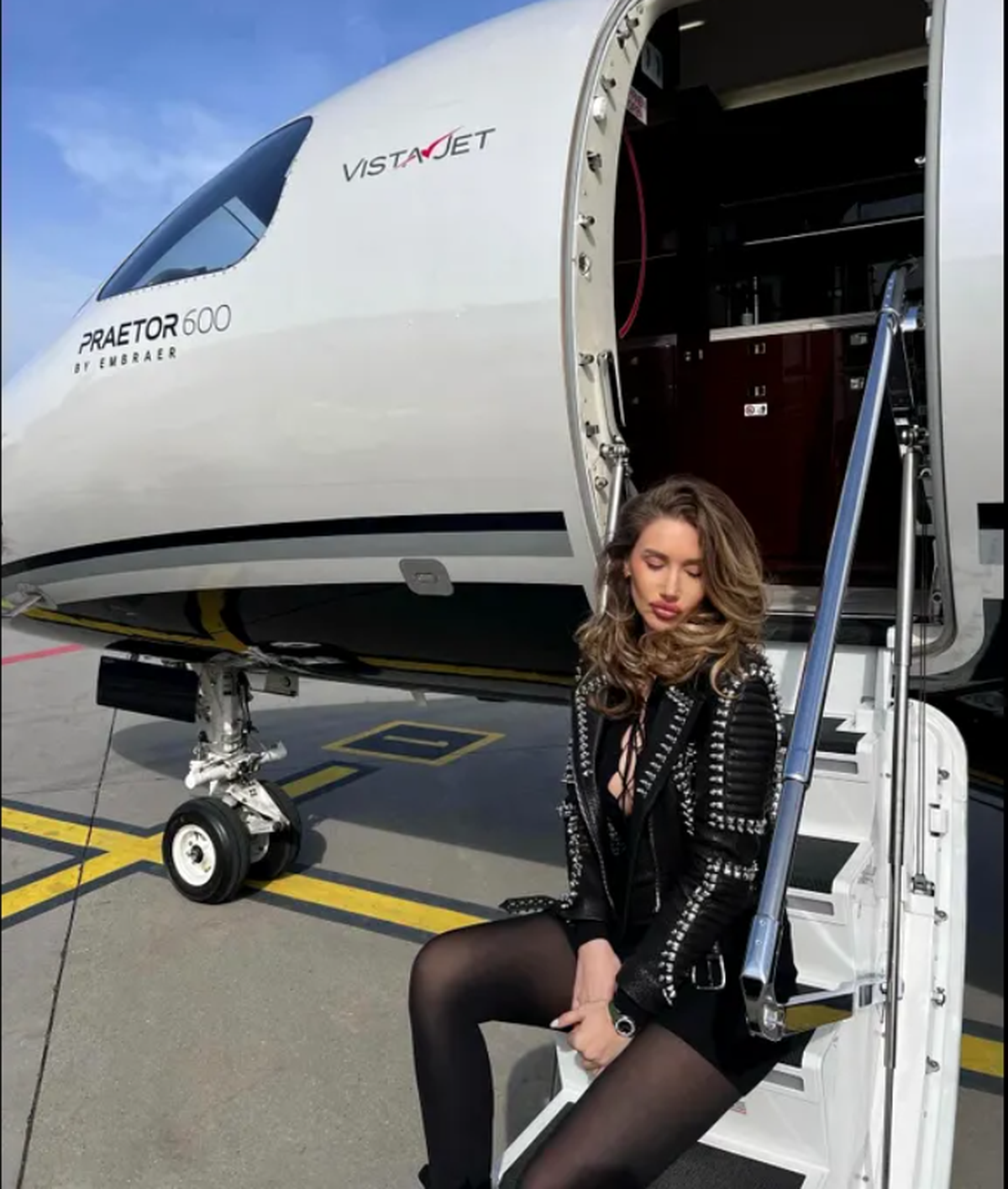 Fostul patron din Liga 1 s-a mutat definitiv din România, împreună cu iubita mai tânără: „Fac progrese”