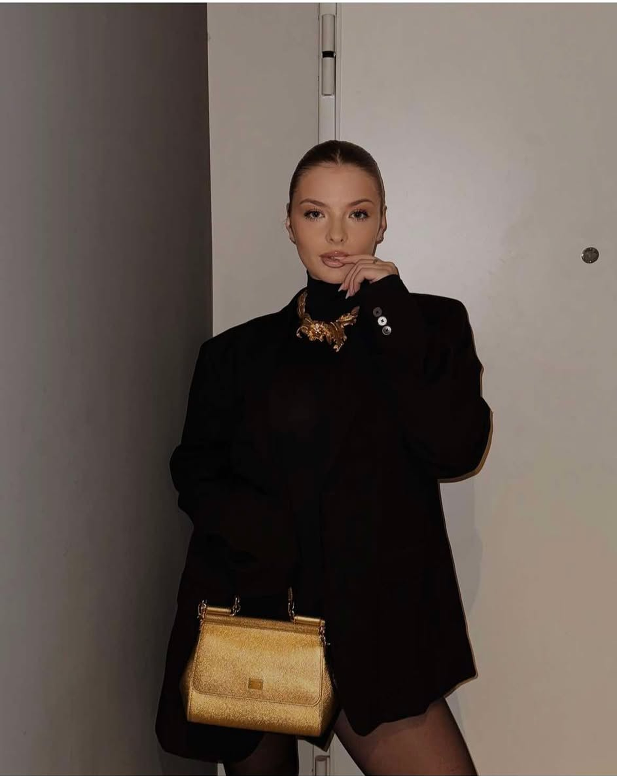 Bîrligea și iubita Antonia au mers la Real Madrid - Arsenal » Nu și-au ascuns simpatiile: ce tricouri au purtat