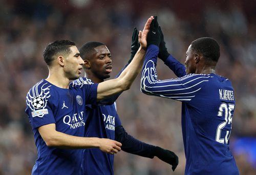 Hakimi, Dembele și Nuno Mendes, în Aston Villa - PSG 3-2 // FOTO: Getty Images