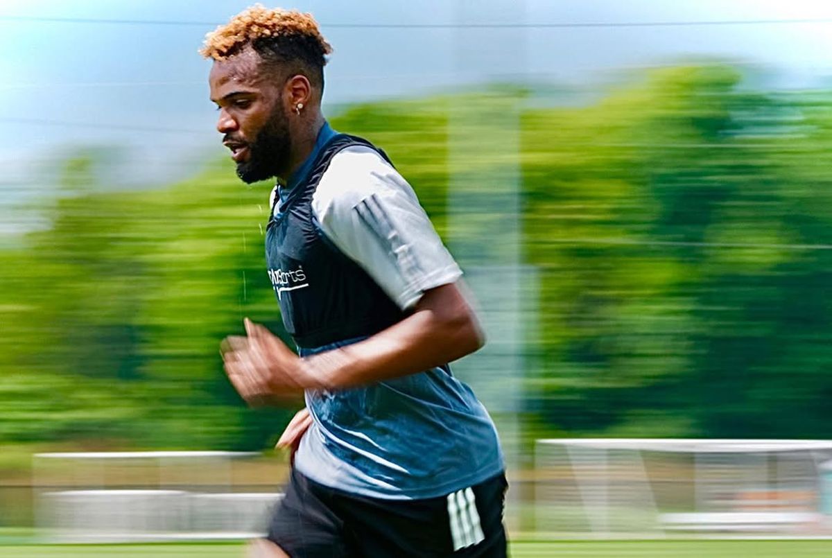 Aaron Boupendza a murit! Fostul jucător de la Rapid ar fi căzut de la etajul 11 » Toate informațiile de până acum